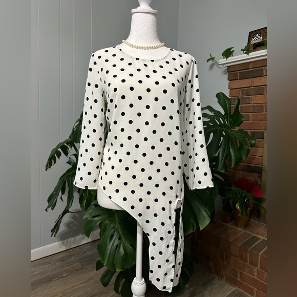 🛍️ Talbots cute blouse with excellent condition. - Picture 3 of 5